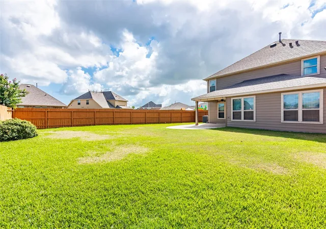 Photo 3 of Single family home for sale at 2833 Mezzomonte Ln, League City, TX 77573 | MLS# 33979090 | Listing updated on 2026-08-09