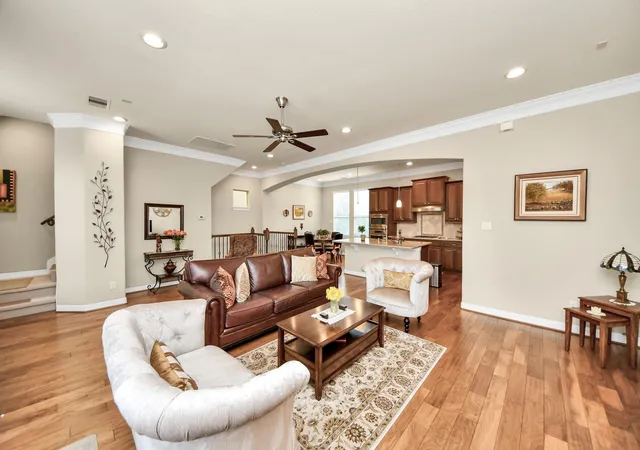 2nd image of 12255 Oxford Crescent Cir, Houston, TX 77082 | MLS# 63685398