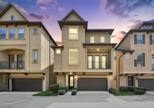 3rd image of 12255 Oxford Crescent Cir, Houston, TX 77082 | MLS# 63685398