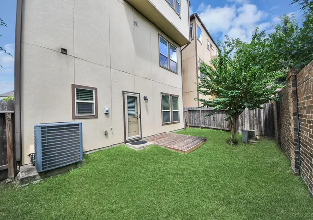 5th image of 12255 Oxford Crescent Cir, Houston, TX 77082 | MLS# 63685398