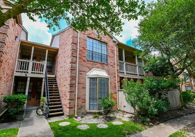 3rd image of 2255 Braeswood Park Dr #267, Houston, TX 77030 | MLS# 98838277