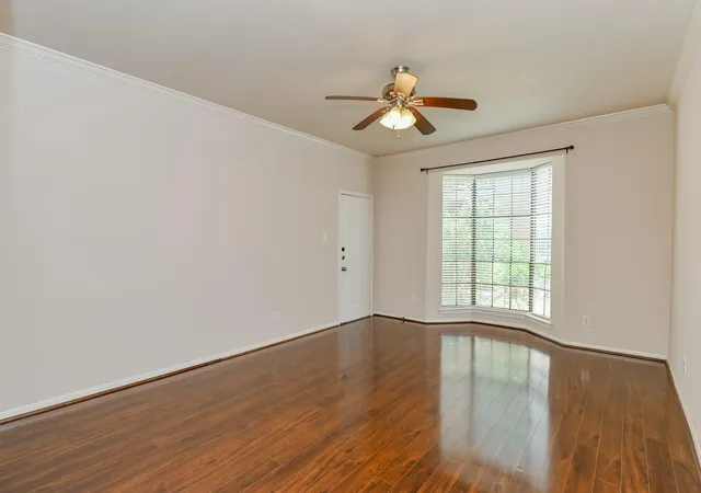5th image of 2255 Braeswood Park Dr #267, Houston, TX 77030 | MLS# 98838277