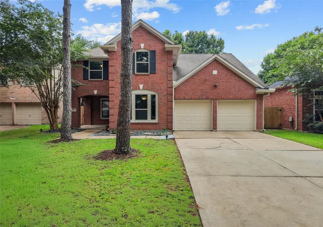 Photo 3 of Single family home for sale at 2111 Village Dale Ave, Houston, TX 77059 | MLS# 13897470 | Listing updated on 2026-09-07