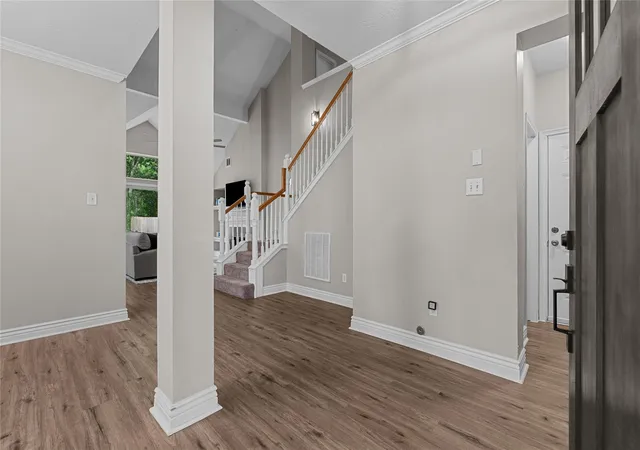 Photo 4 of Single family home for sale at 2111 Village Dale Ave, Houston, TX 77059 | MLS# 13897470 | Listing updated on 2026-09-07