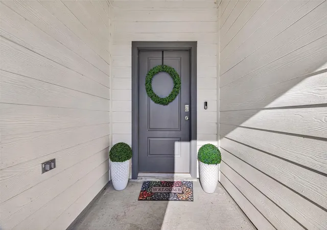 Photo 3 of Single family home for sale at 7923 Sleek Flock Ln, Rosharon, TX 77583 | MLS# 57777114 | Listing updated on 2026-10-05