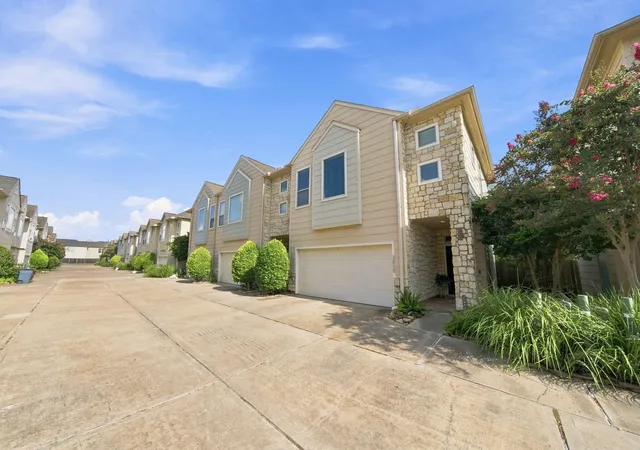 2nd image of 3808 Center Plaza Dr, Houston, TX 77007 | MLS# 50829148