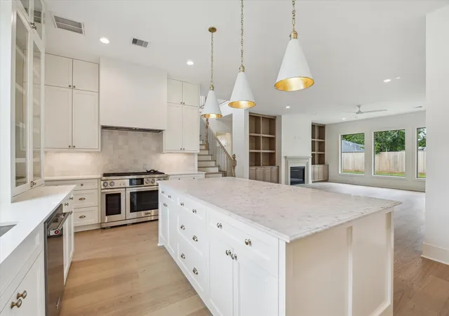 3rd image of 1714 Lamonte Ln, Houston, TX 77018 | MLS# 89220877