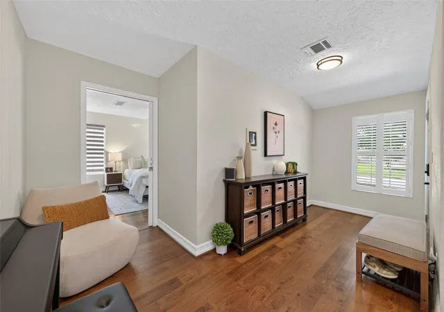 Photo 4 of Sale Pending at 7615 Azalea St, Houston, TX 77023 | MLS# 47639901 | Listing updated on 2026-09-20