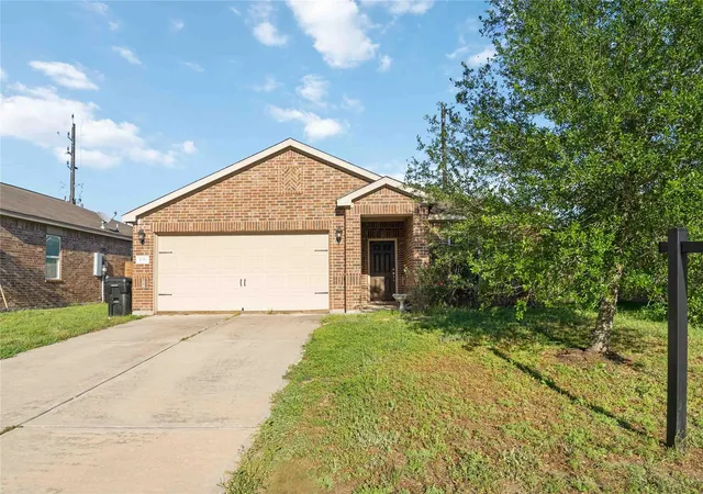 Photo 3 of Single family home for sale at 5019 Pacific Ridge Ln, Rosenberg, TX 77469 | MLS# 7304188 | Listing updated on 2026-08-22