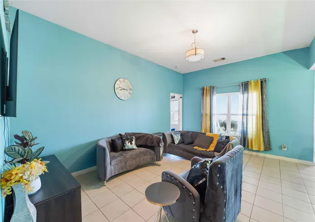 Photo 3 of Single family home for sale at 5019 Pacific Ridge Ln, Rosenberg, TX 77469 | MLS# 7304188 | Listing updated on 2026-08-22