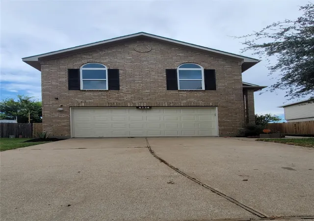 3rd image of 4334 Buras Pass Ln, Houston, TX 77045 | MLS# 60607482