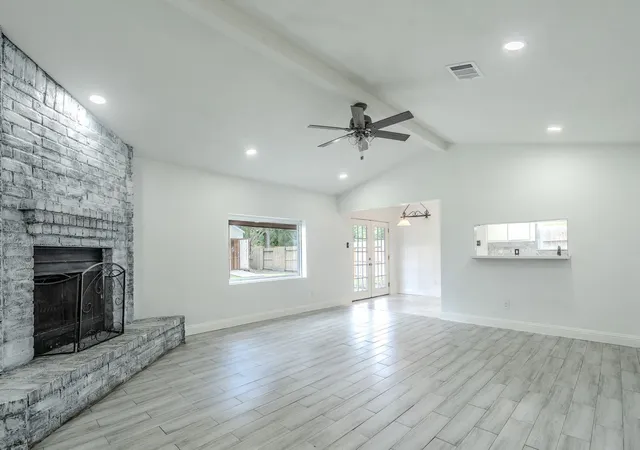Photo 2 of Sale Pending at 9818 Toucan Ln, Conroe, TX 77385 | MLS# 25831966 | Listing updated on 2026-09-08
