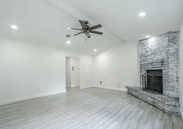 Photo 3 of Sale Pending at 9818 Toucan Ln, Conroe, TX 77385 | MLS# 25831966 | Listing updated on 2026-09-08