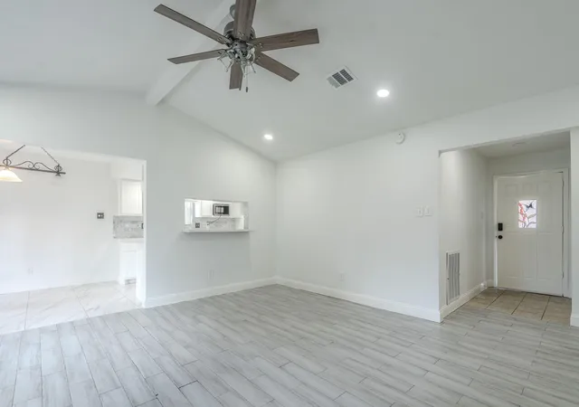 Photo 4 of Sale Pending at 9818 Toucan Ln, Conroe, TX 77385 | MLS# 25831966 | Listing updated on 2026-09-08