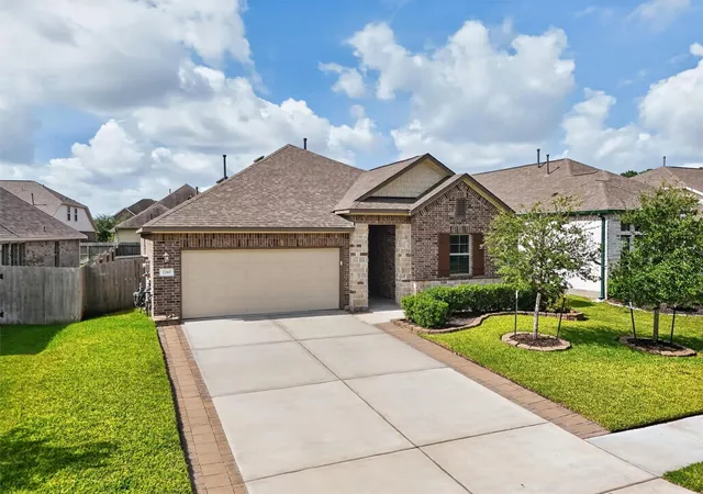 Photo 3 of Single family home for sale at 2740 Hidden Holw Ln, Conroe, TX 77385 | MLS# 36974871 | Listing updated on 2026-09-20