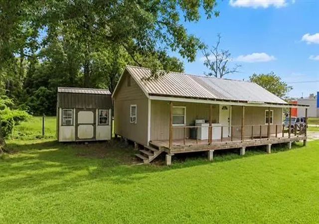Photo 3 of Sale Pending at 320 E Tram Rd, Vidor, TX 77662 | MLS# 45331384 | Listing updated on 2026-10-05