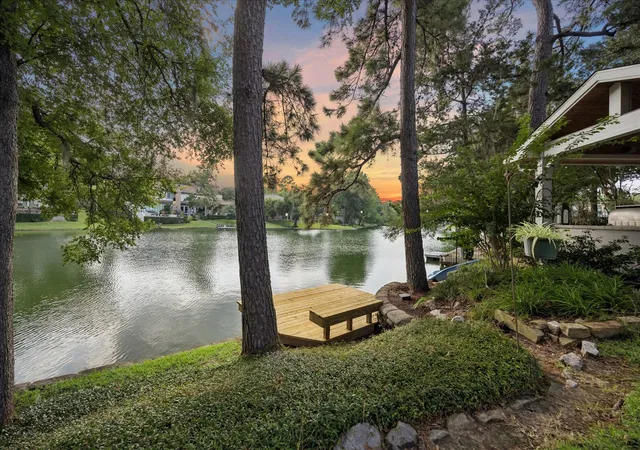 4th image of 12338 Honeywood Trl, Houston, TX 77077 | MLS# 93491588