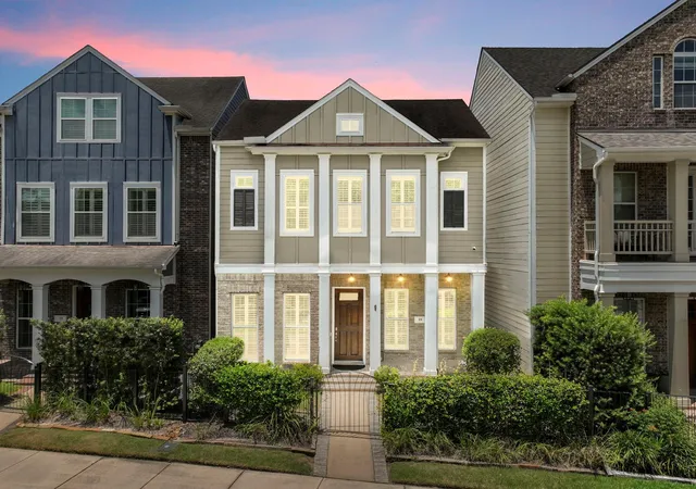 Photo 1 of Single family home for sale at 19 E Breezy Way, Spring, TX 77380 | MLS# 28500961 | Listing updated on 2026-09-12