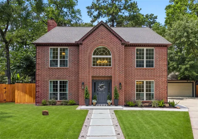 Photo 2 of Single family home for sale at 129 N Rainbow Ridge Cir, Spring, TX 77381 | MLS# 70256266 | Listing updated on 2026-08-14