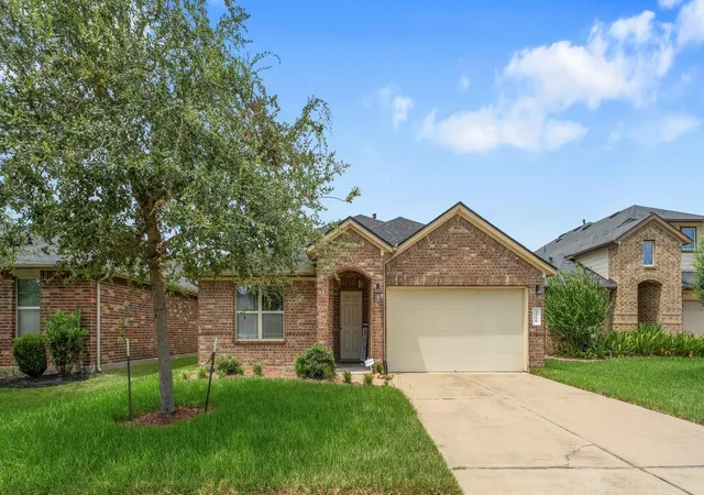 2nd image of 2110 Tannin Tr, Fresno, TX 77545 | MLS# 81908261