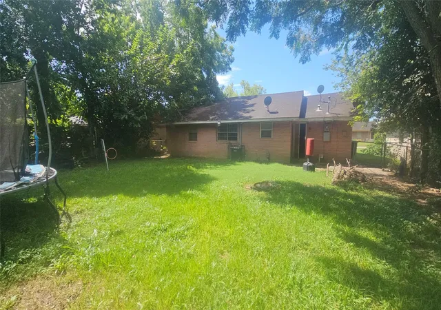 18th image of 2826 Monticello Dr, Houston, TX 77045 | MLS# 35968179