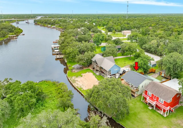 Photo 3 of Single family home for sale at 6840 County Rd 659, Brazoria, TX 77422 | MLS# 15680495 | Listing updated on 2026-10-06