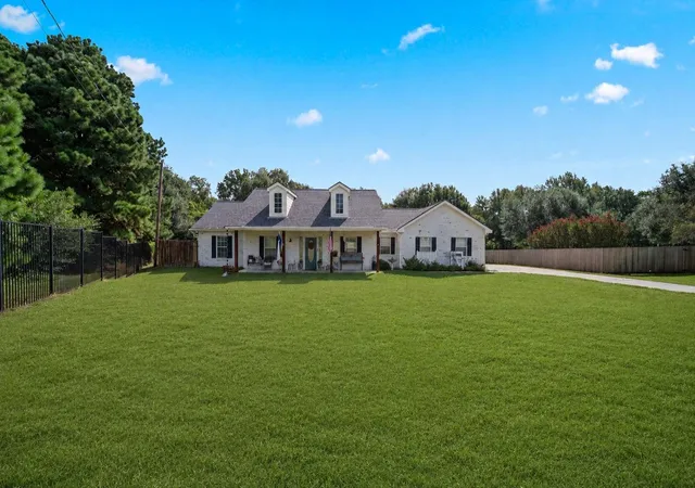 1st image of 2904 Brandenburg Ln, Brenham, TX 77833 | MLS# 67084980