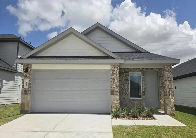 1st image of 31318 Harp Ridge Dr, Fulshear, TX 77441 | MLS# 42267303