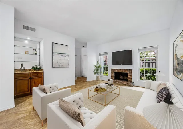 2nd image of 752 Augusta Dr #752, Houston, TX 77057 | MLS# 17649061