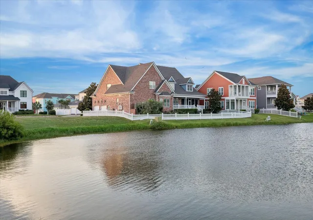 3rd image of 5 Gentry Ln, Galveston, TX 77554 | MLS# 31342826