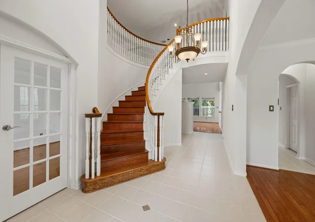 3rd image of 8026 Trophy Pl Dr, Humble, TX 77346 | MLS# 54141009