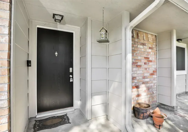 2nd image of 23219 Dew Wood Ln, Spring, TX 77373 | MLS# 42074935