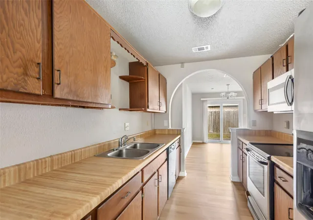4th image of 23219 Dew Wood Ln, Spring, TX 77373 | MLS# 42074935