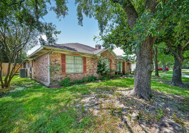 2nd image of 7707 Burning Hills Dr, Houston, TX 77071 | MLS# 25817522