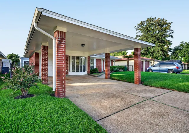 Photo 3 of Sale Pending at 6127 Rietta St, Houston, TX 77016 | MLS# 78740198 | Listing updated on 2026-09-04