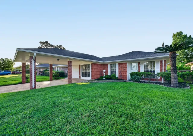 Photo 3 of Sale Pending at 6127 Rietta St, Houston, TX 77016 | MLS# 78740198 | Listing updated on 2026-09-04
