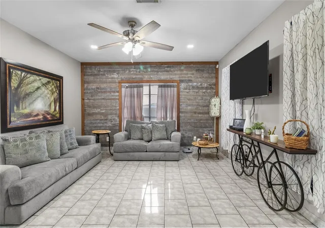 4th image of 1011 Iowa St, South Houston, TX 77587 | MLS# 92895954
