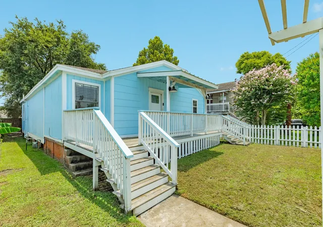 Photo 2 of Single family home for sale at 5507 Menard Ave, Galveston, TX 77551 | MLS# 17555486 | Listing updated on 2026-08-30