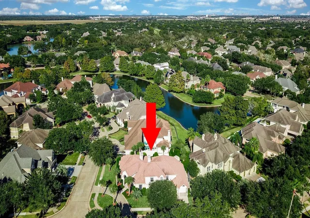 4th image of 10 Lake Mist Ct, Sugar Land, TX 77479 | MLS# 56119053