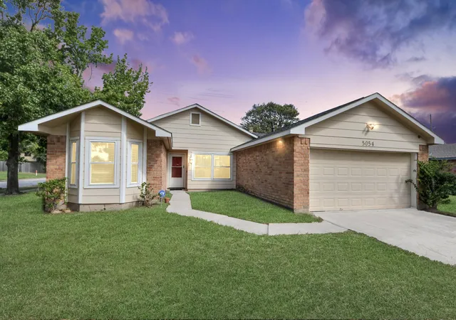 Photo 2 of Single family home for sale at 5054 Kleinway Dr, Houston, TX 77066 | MLS# 91342902 | Listing updated on 2026-09-12