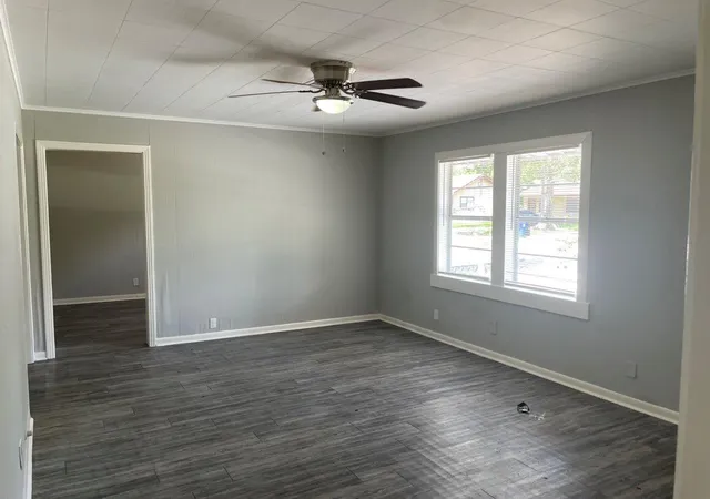 Photo 3 of Single family home for sale at 905 N Arcola St, Angleton, TX 77515 | MLS# 96915455 | Listing updated on 2026-08-13