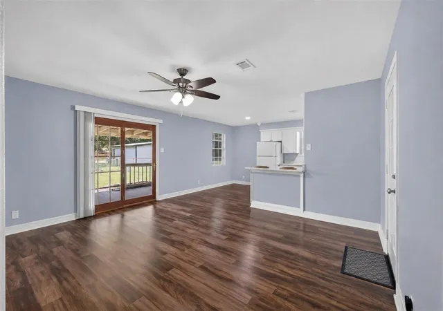 Photo 3 of Single family home for sale at 2809 3rd Avenue N, Texas City, TX 77590 | MLS# 55862585 | Listing updated on 2026-08-14