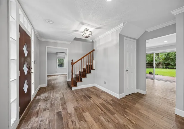 4th image of 906 Quaker Bend Dr, Friendswood, TX 77546 | MLS# 94443969