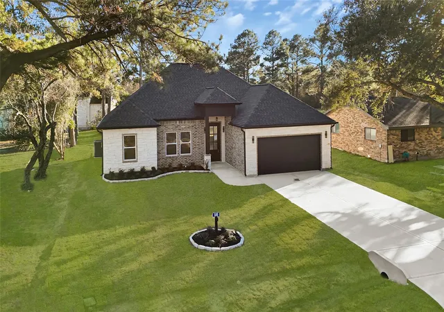 2nd image of 105 Bledsoe St, Prairie View, TX 77445 | MLS# 80550183