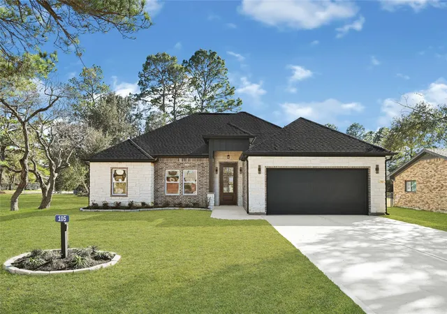 Photo 3 of Single family home for sale at 105 Bledsoe St, Prairie View, TX 77445 | MLS# 80550183 | Listing updated on 2026-09-12