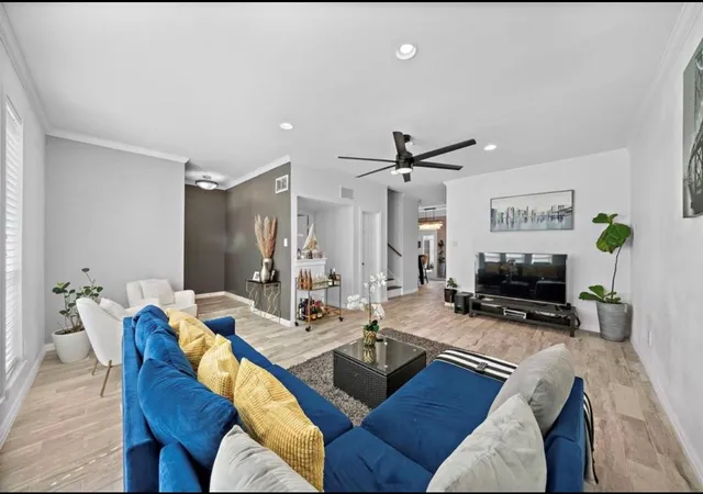 5th image of 15167 Kimberley Ct #41, Houston, TX 77079 | MLS# 61406355