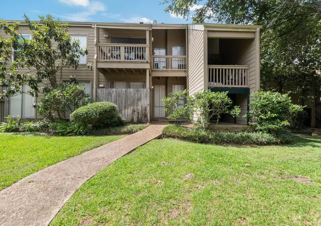2nd image of 2100 Tanglewilde St #321, Houston, TX 77063 | MLS# 71328959