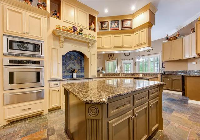 5th image of 15302 Devin Ln, Crosby, TX 77532 | MLS# 80147279