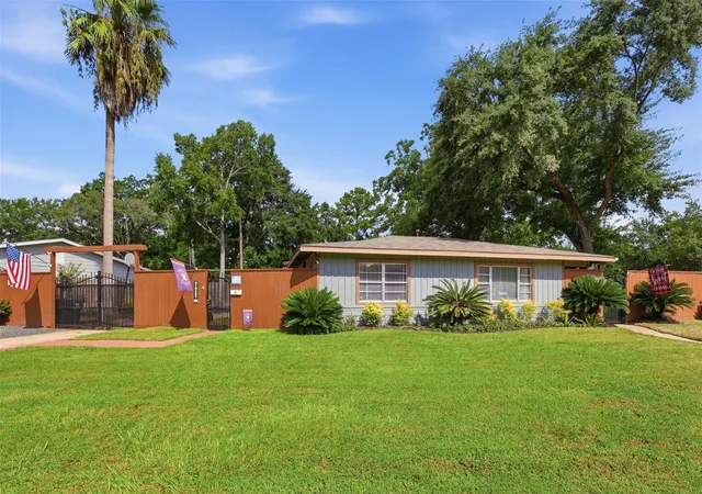 2nd image of 1704 Nina Lee Ln, Houston, TX 77018 | MLS# 42064332