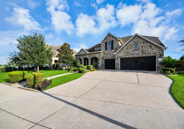 image of 18106 Shimmer Ln, Richmond, TX 77407 | MLS# 27071564